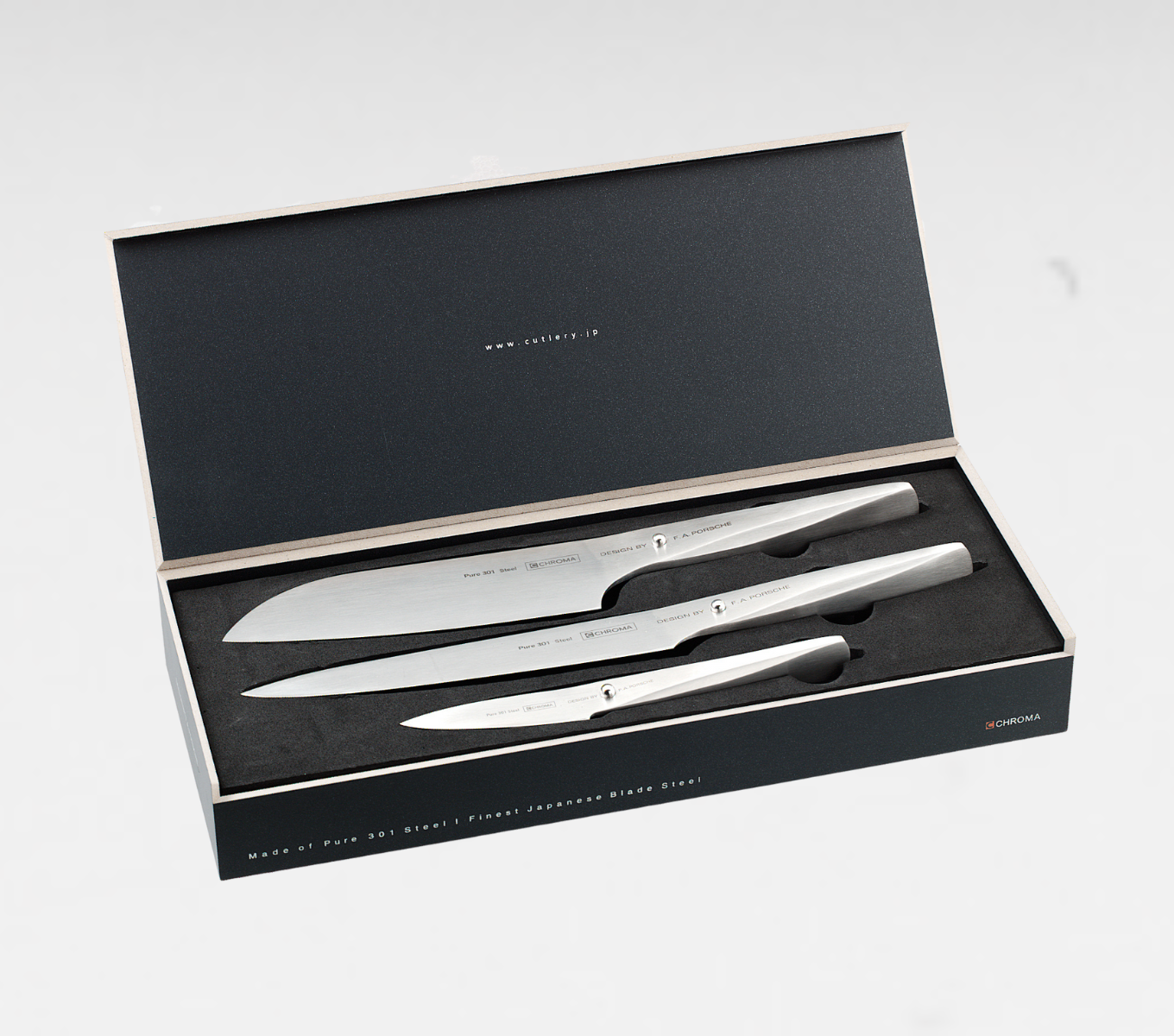 Das 3-teilige Messerset zum tranchieren, schälen und schneiden. Das Startset ist Ideale für Ihre neue Küche.